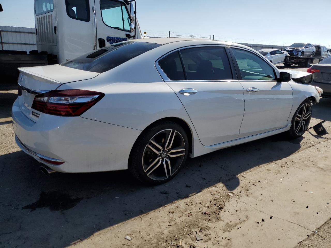 Obraz 3 z 2017 HONDA ACCORD SPORT SPECIAL EDITION 2017 z VIN 1HGCR2F12HA284091