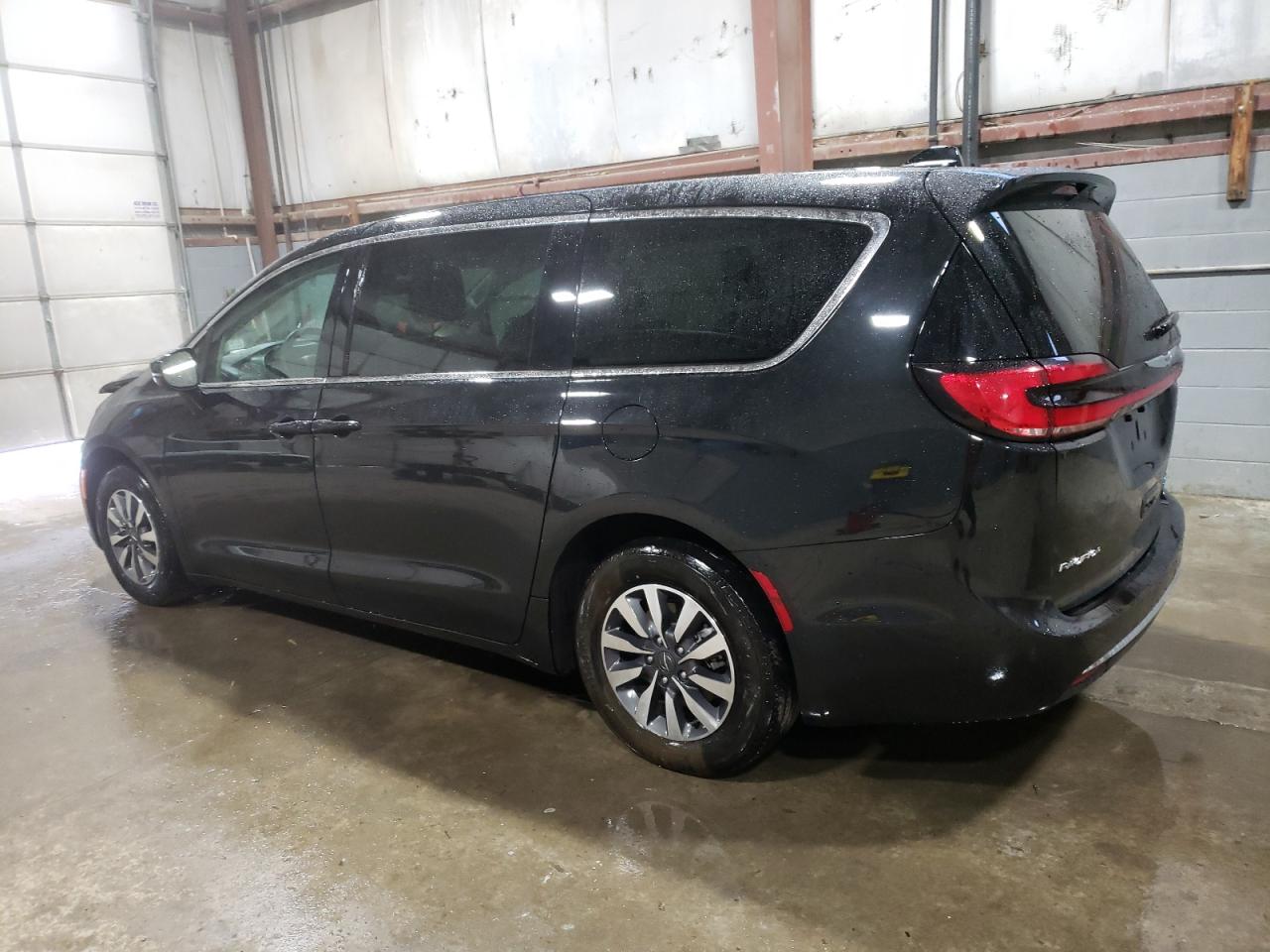 Obraz 2 z 2022 CHRYSLER PACIFICA HYBRID TOURING L 2022 z VIN 2C4RC1L71NR173472