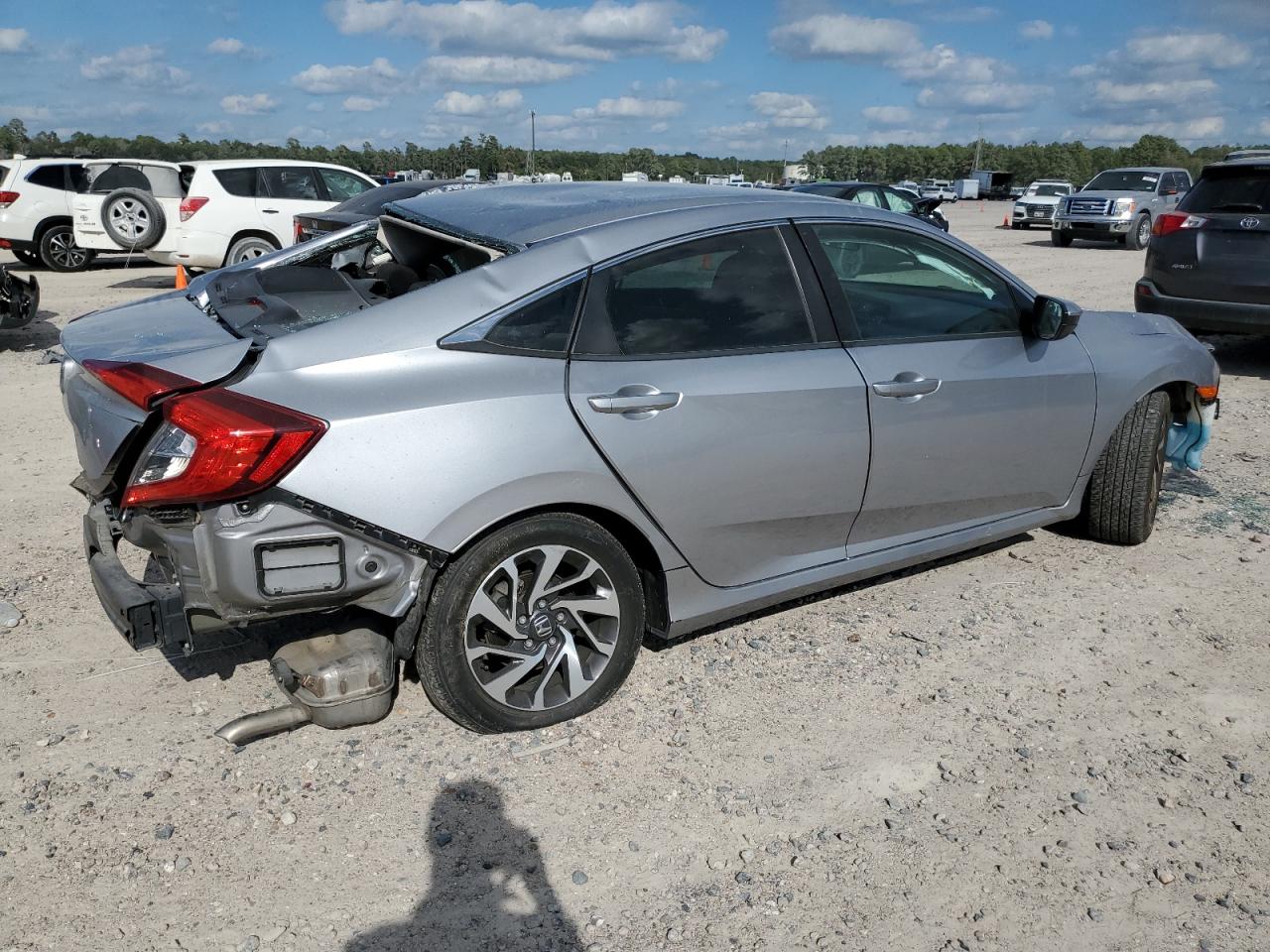 Obraz 3 z 2018 HONDA CIVIC LX 2018 z VIN 19XFC2F59JE005352