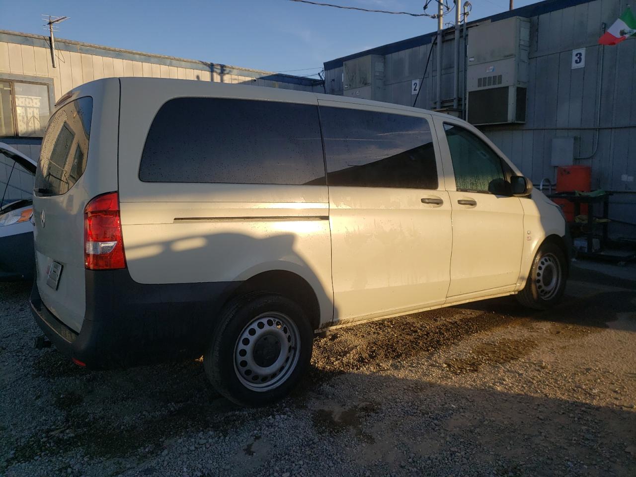 Image 3 of 2016 MERCEDES-BENZ METRIS  2016 with VIN WD4PG2EE1G3047708