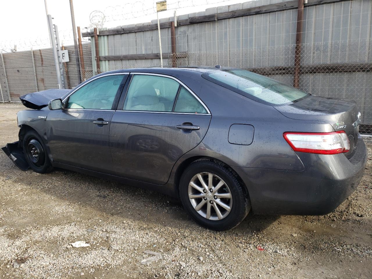 Изображение 2 2011 TOYOTA CAMRY HYBRID 2011 с VIN 4T1BB3EK8BU137077