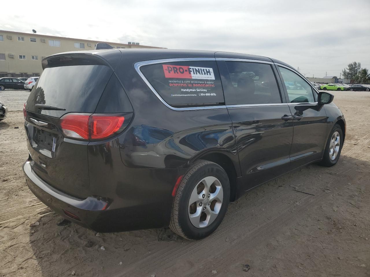 Изображение 3 2017 CHRYSLER PACIFICA LX 2017 с VIN 2C4RC1CG6HR704850