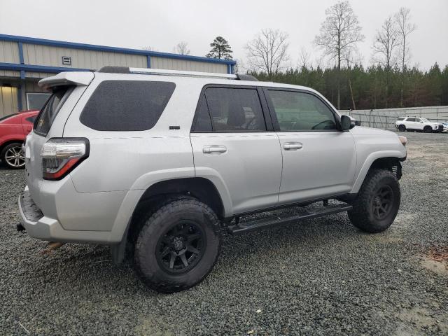 Image 3 of 2022 TOYOTA 4RUNNER SR5/SR5 PREMIUM 2022 with VIN JTENU5JR9N6026729