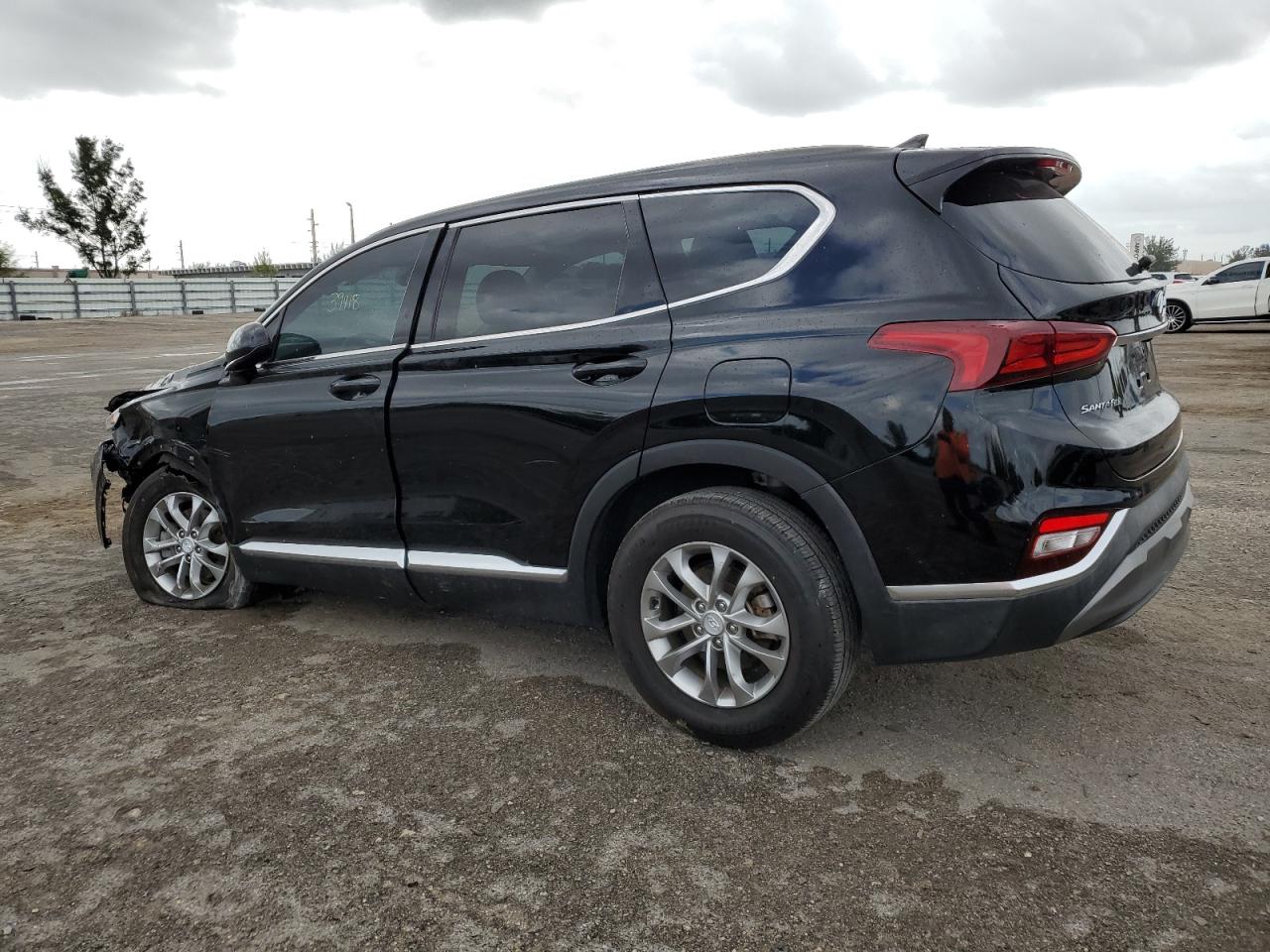 Image 2 of 2020 HYUNDAI SANTA FE SEL 2020 with VIN 5NMS33AD3LH177827