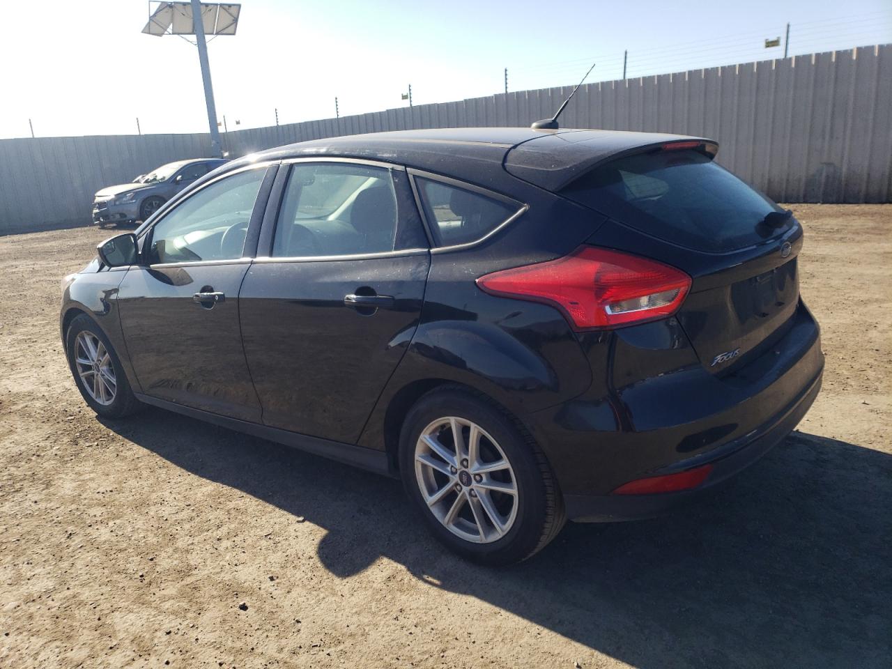Image 2 of 2018 FORD FOCUS SE 2018 with VIN 1FADP3K23JL304006