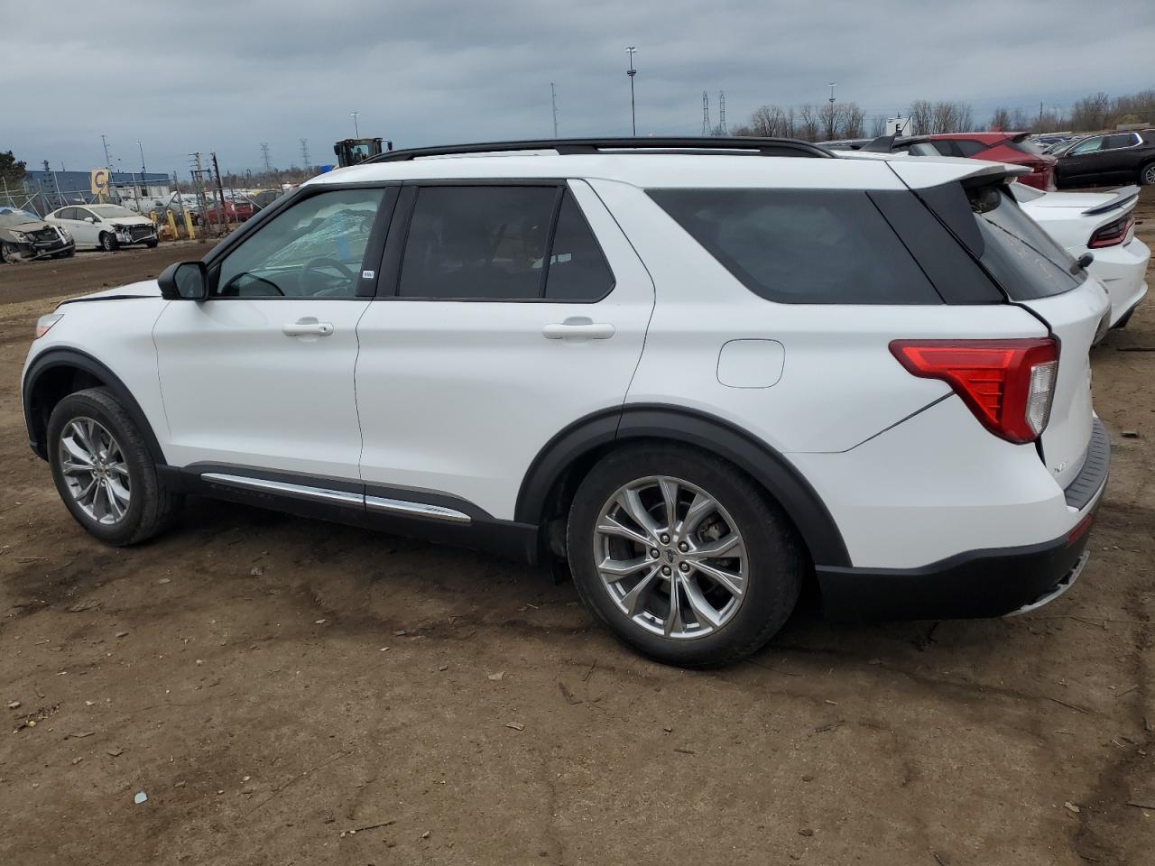 Изображение 2 2021 FORD EXPLORER XLT 2021 с VIN 1FMSK8DH7MGA70184