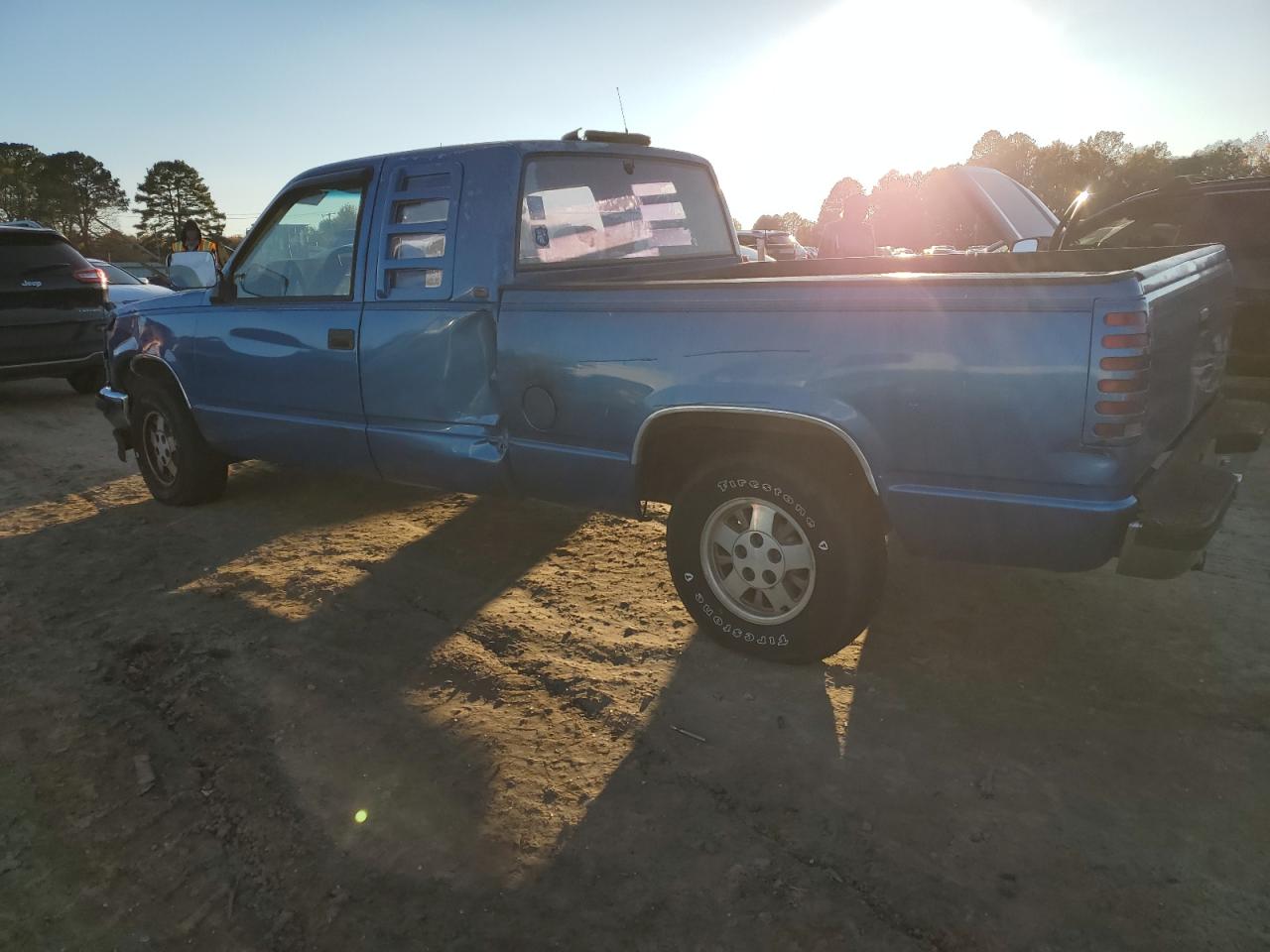 Obraz 2 z 1992 CHEVROLET GMT-400 C1500 1992 z VIN 2GCEC19K8N1132927
