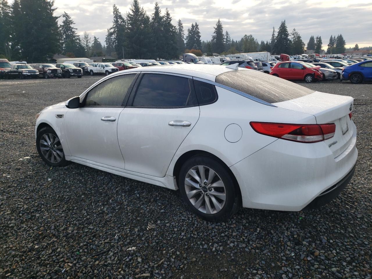 Obraz 2 z 2016 KIA OPTIMA LX 2016 z VIN 5XXGT4L32GG062771