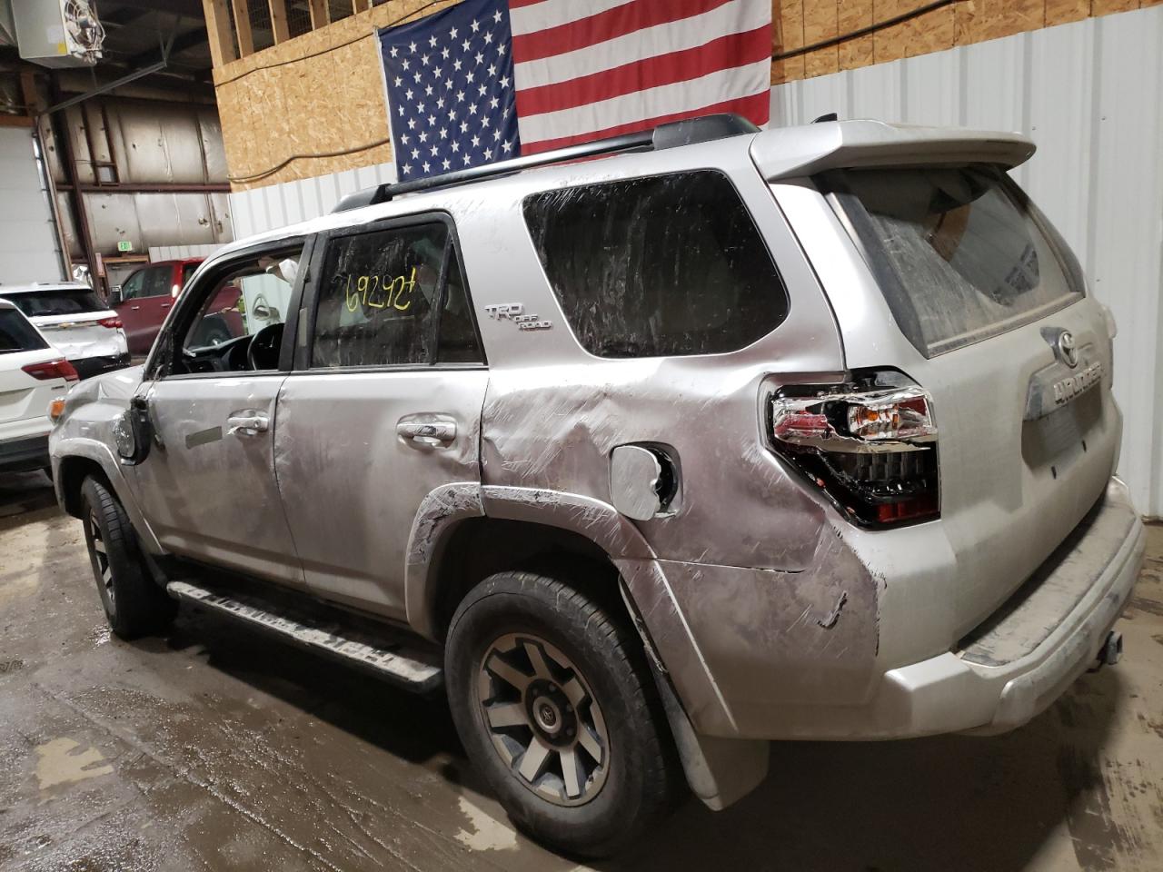 Изображение 2 2021 TOYOTA 4RUNNER SR5 PREMIUM 2021 с VIN JTERU5JR1M5908273