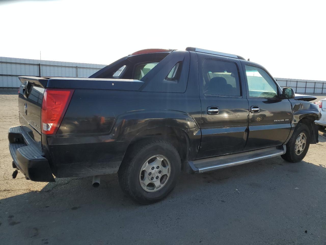 Image 3 of 2003 CADILLAC ESCALADE EXT 2003 with VIN 3GYEK63N03G102905