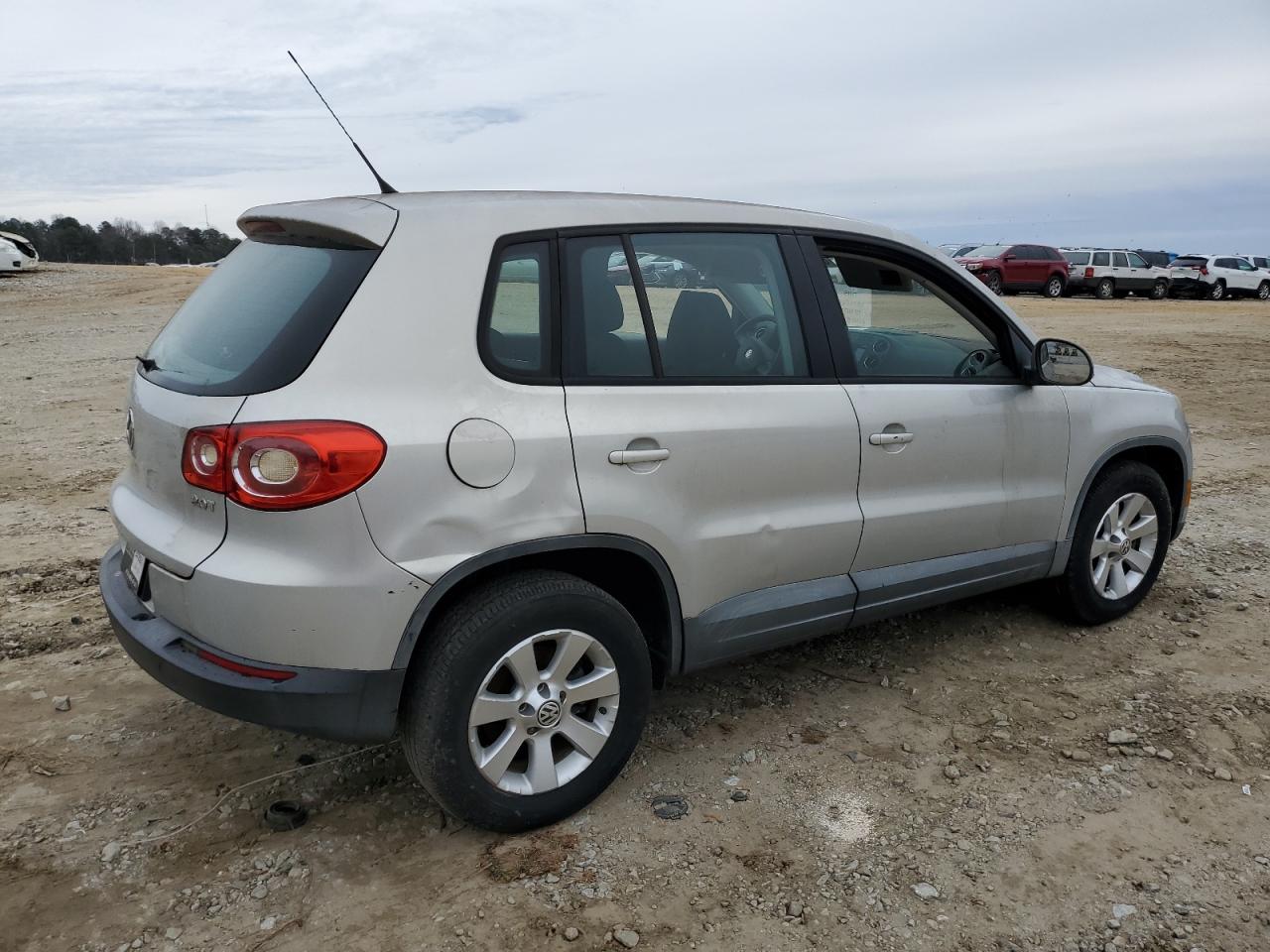 Image 3 of 2009 VOLKSWAGEN TIGUAN S 2009 with VIN WVGAV75N19W530955