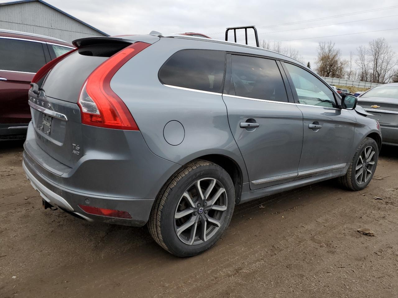 Image 3 of 2017 VOLVO XC60 T6 DYNAMIC 2017 with VIN YV449MRRXH2024528
