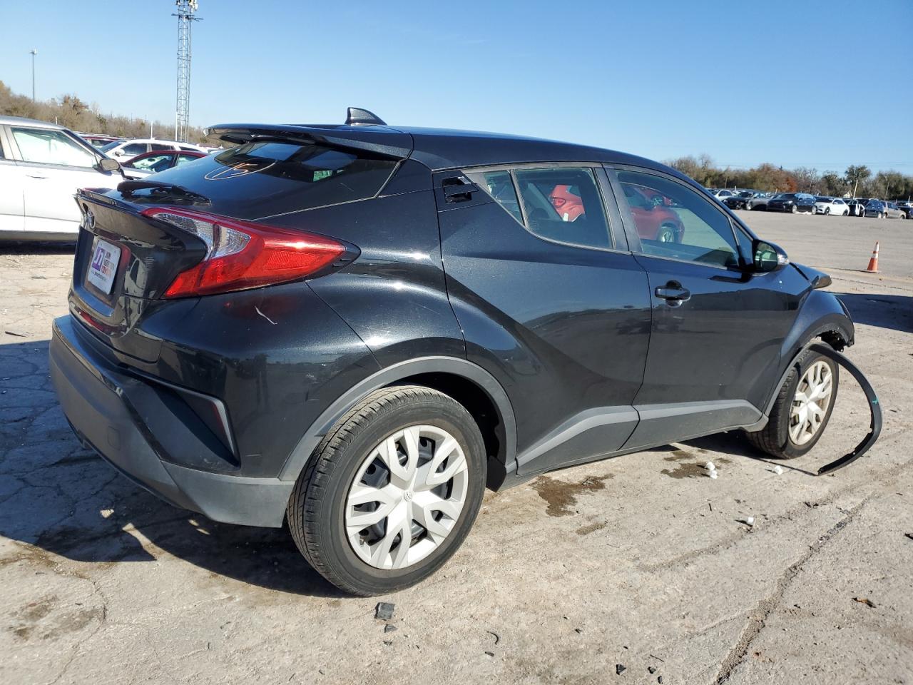Изображение 3 Toyota C-Hr Xle 2019 с VIN JTNKHMBX0K1041207