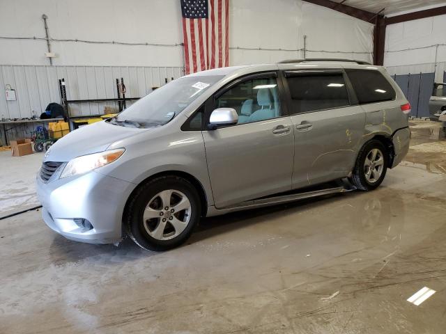 2013 TOYOTA SIENNA LE 2013 image