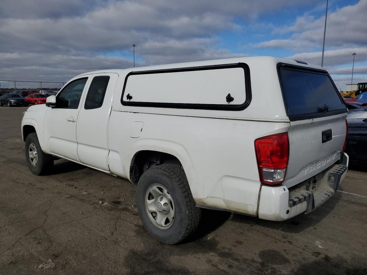 Obraz 2 z 2017 TOYOTA TACOMA ACCESS CAB 2017 z VIN 5TFRX5GN2HX085170