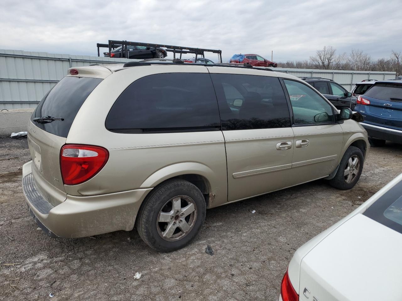 Obraz 3 z 2005 DODGE GRAND CARAVAN SXT 2005 z VIN 2D8GP44L95R432347