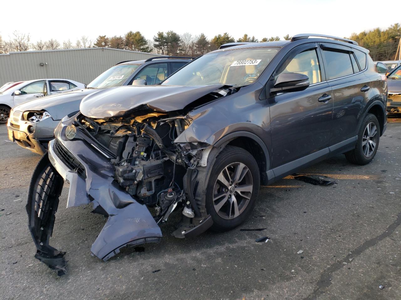 Image 1 of 2016 TOYOTA RAV4 XLE 2016 with VIN JTMRFREVXGJ099283