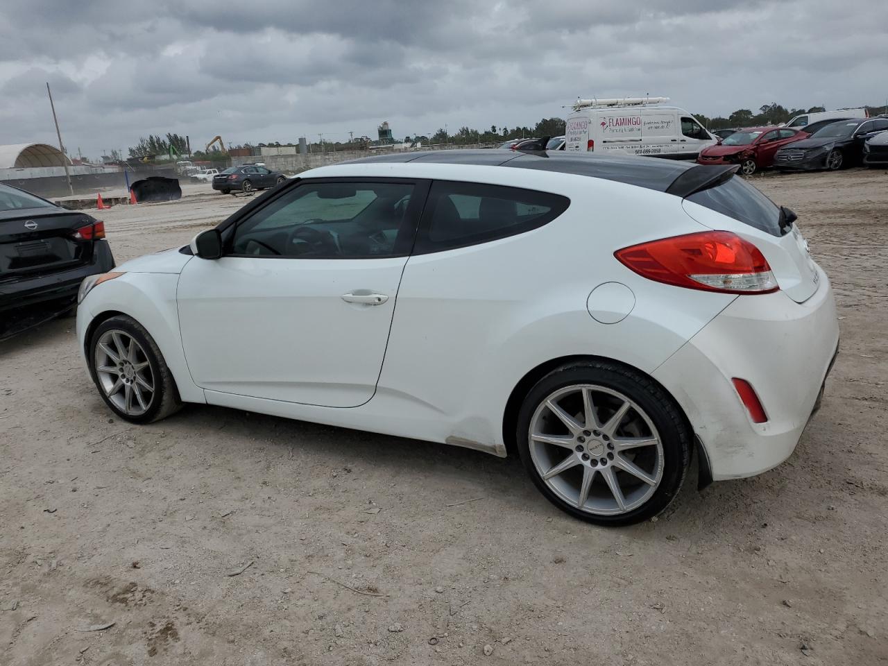 Image 2 of 2013 HYUNDAI VELOSTER  2013 with VIN KMHTC6AD3DU171618