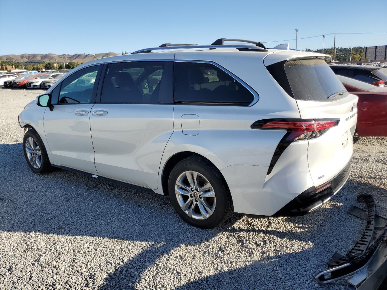 Изображение 2 2022 TOYOTA SIENNA LIMITED 2022 с VIN 5TDZSKFC0NS060086