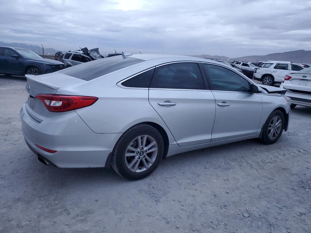 Image 3 of 2015 HYUNDAI SONATA SE 2015 with VIN 5NPE24AFXFH201958