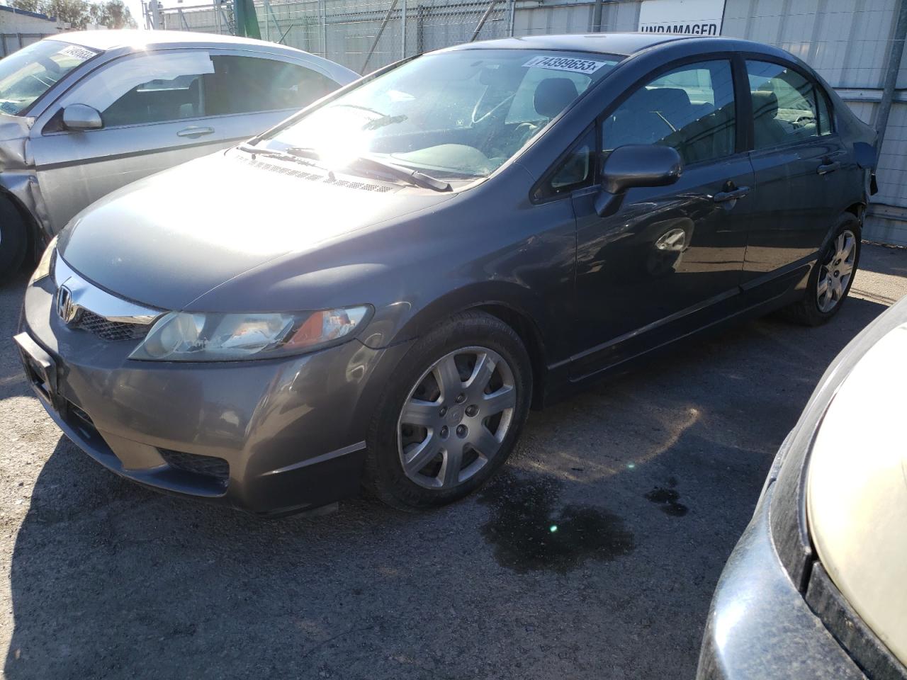 Obraz 1 z 2010 HONDA CIVIC LX 2010 z VIN 19XFA1F59AE028372