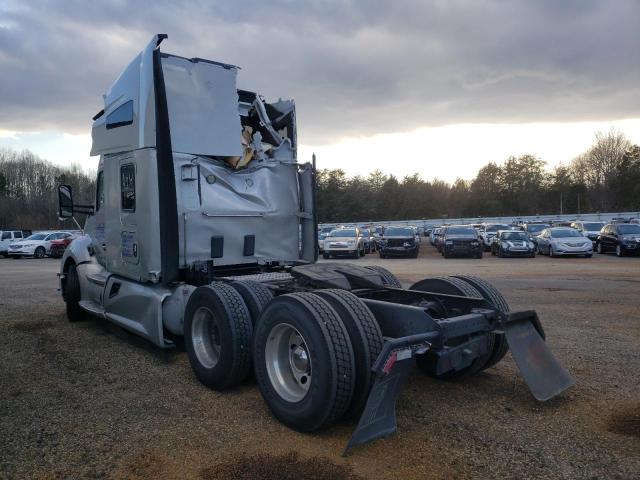 Image 3 of 2017 KENWORTH CONSTRUCTION T680 2017 with VIN 1XKYD49X9HJ132571