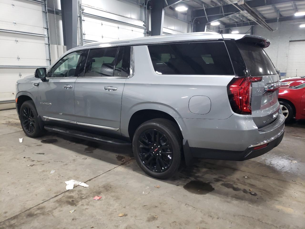 Изображение 2 2023 GMC YUKON XL K1500 SLT 2023 с VIN 1GKS2GKT7PR541740
