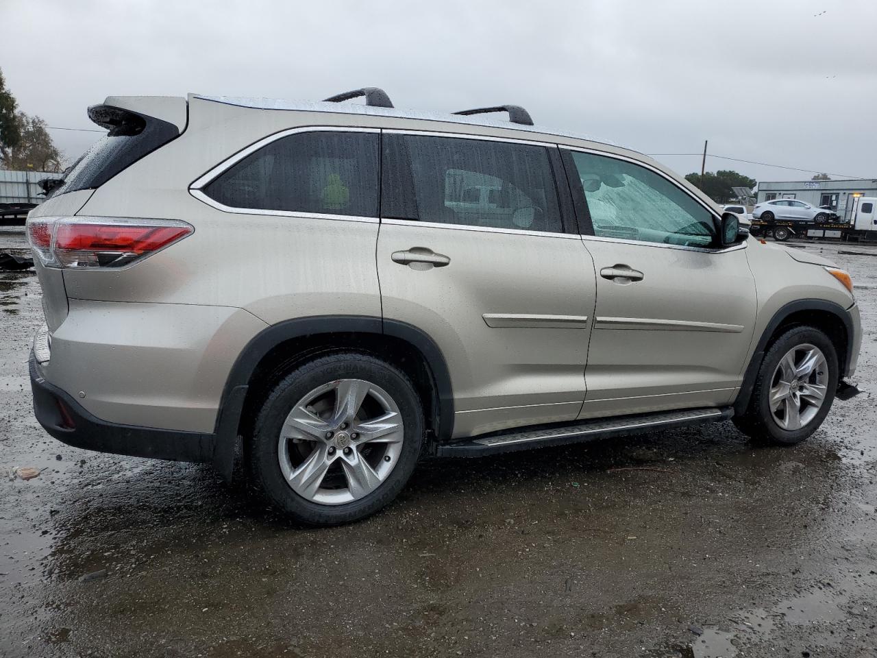 Obraz 3 z 2015 TOYOTA HIGHLANDER LIMITED 2015 z VIN 5TDDKRFH3FS099643