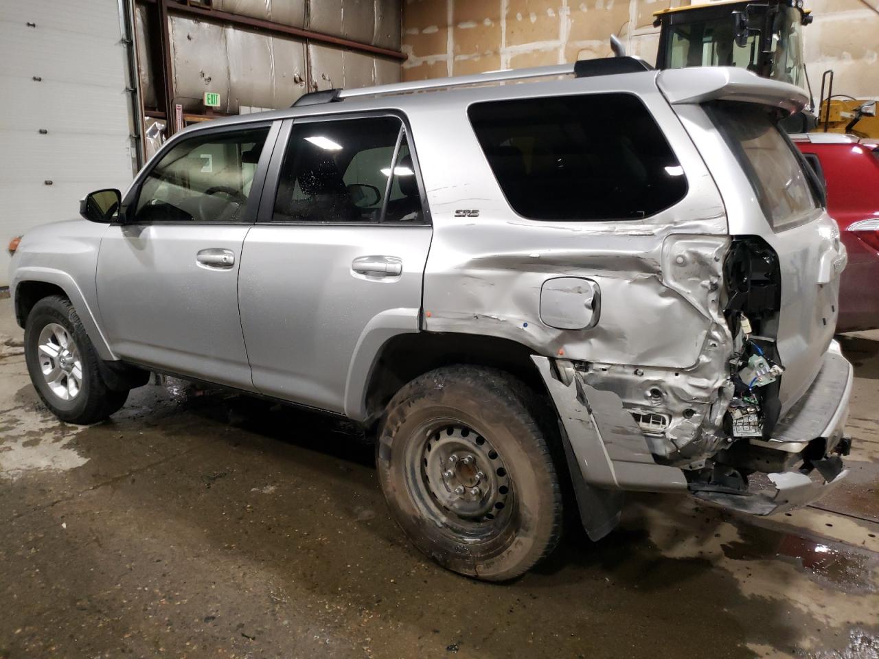 Изображение 2 2022 TOYOTA 4RUNNER SR5/SR5 PREMIUM 2022 с VIN JTEMU5JR2N6057638