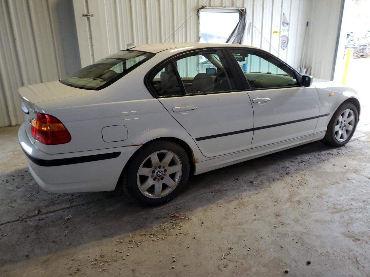 Obraz 3 z 2004 BMW 325 IS SULEV 2004 z VIN WBAAZ33444KP85480