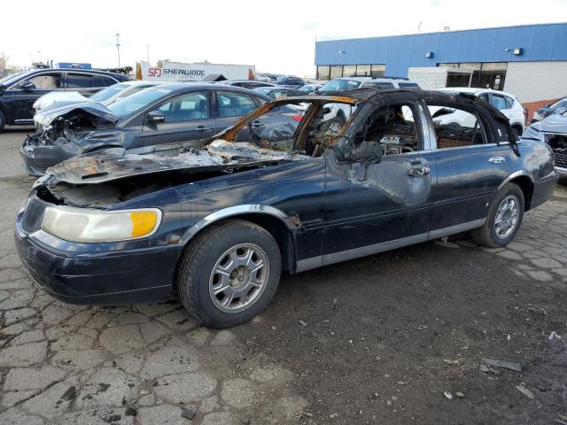 Image 1 of 1999 LINCOLN TOWN CAR SIGNATURE 1999 with VIN 1LNHM82W1XY698553