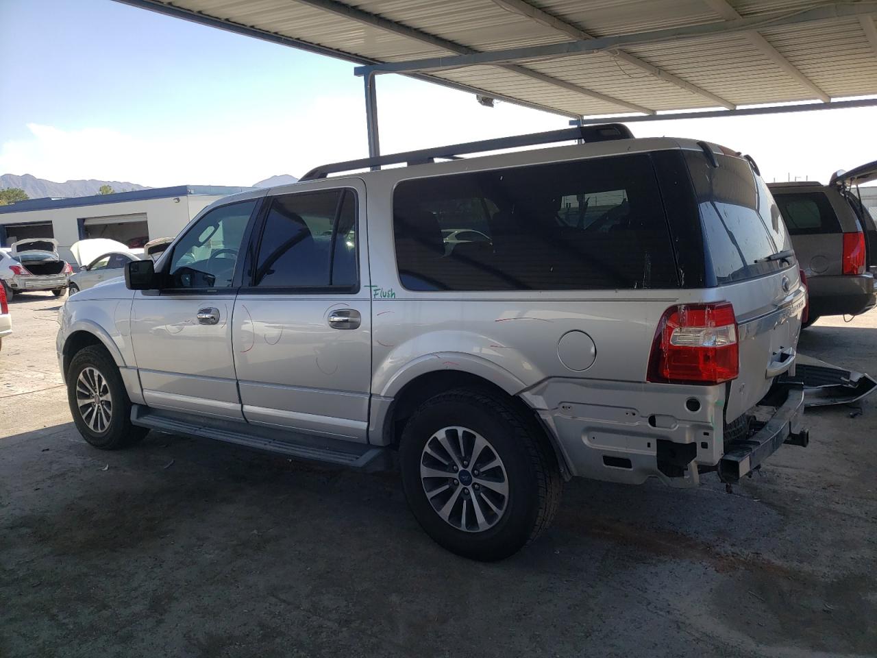 Image 2 of 2016 FORD EXPEDITION EL XLT 2016 with VIN 1FMJK1JT8GEF49211