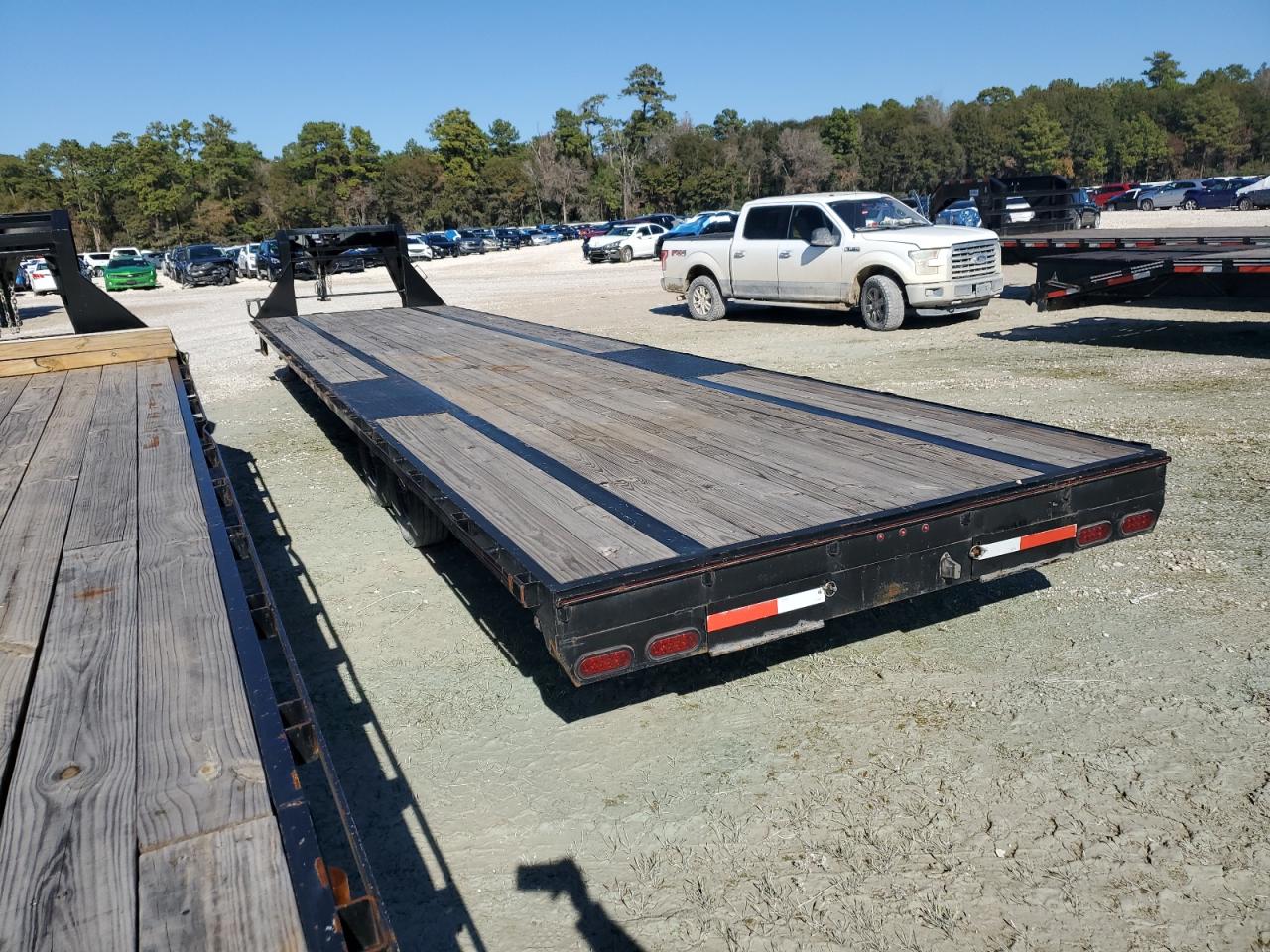 Obraz 3 z 2022 MP CUSTOM TRLRS 35' FLATBED GOOSENECK 2022 z VIN 4M9BG3522N1144582