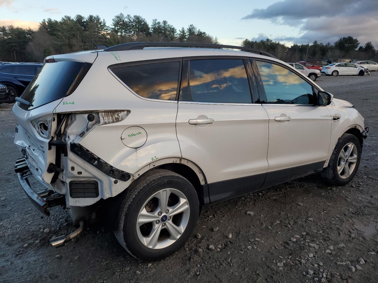 Image 3 of 2016 FORD ESCAPE SE 2016 with VIN 1FMCU9GX2GUB18574