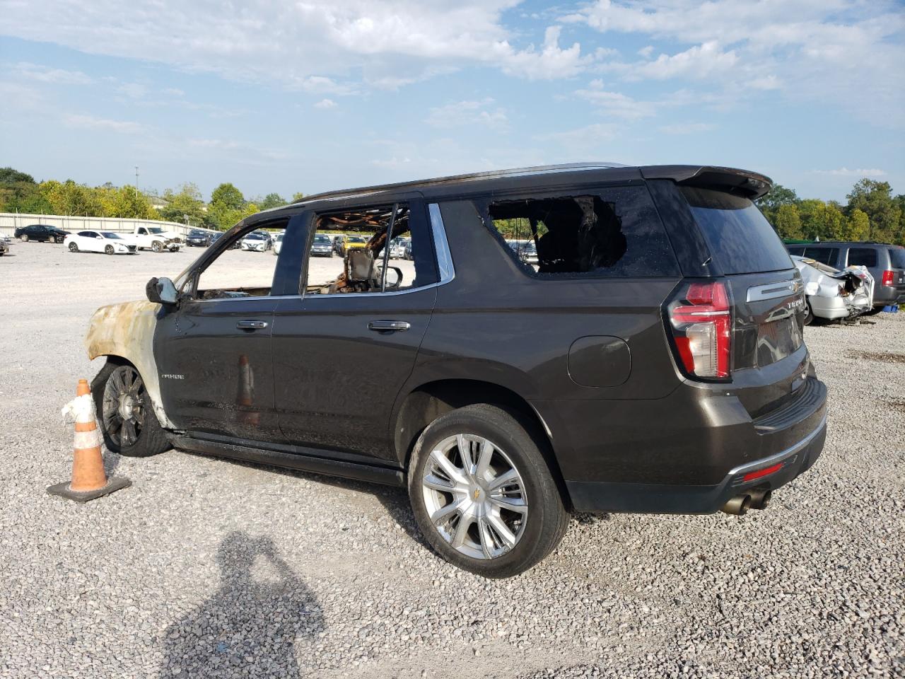 Image 2 of Chevrolet Tahoe C1500 High Country 2021 with VIN 1GNSCTKL1MR139751