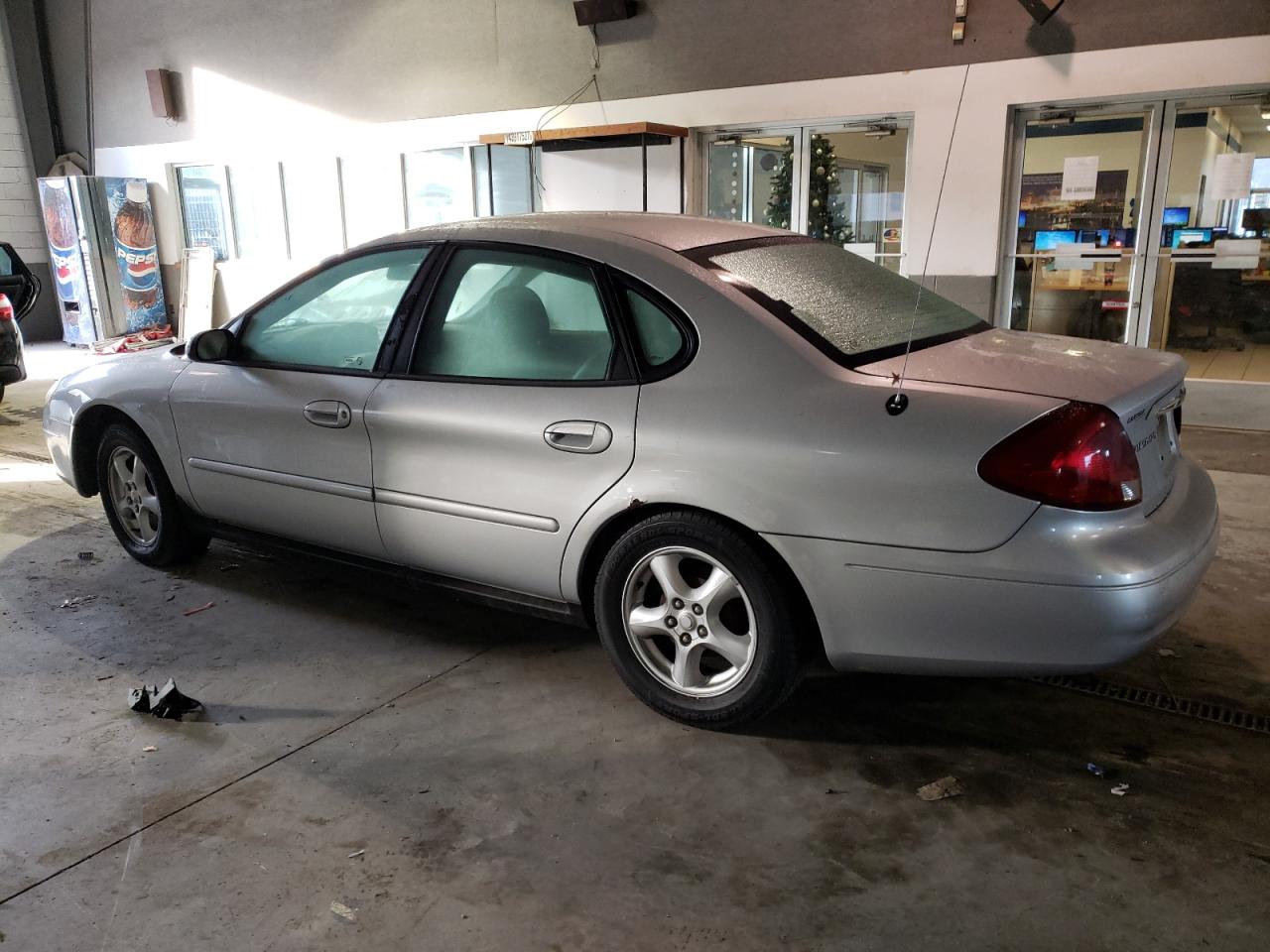 Image 2 of 2003 FORD TAURUS SES 2003 with VIN 1FAFP55U33A184143