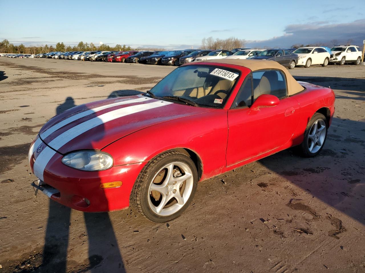 Image 1 of 2001 MAZDA MX-5 MIATA BASE 2001 with VIN JM1NB353710202078