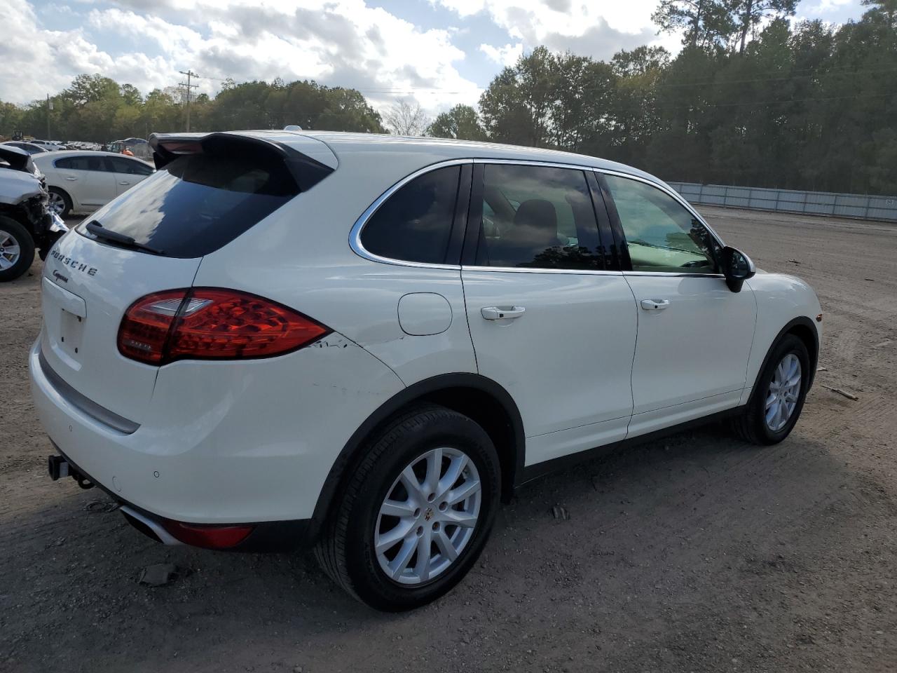 Image 3 of Porsche Cayenne 2011 with VIN WP1AA2A25BLA06129