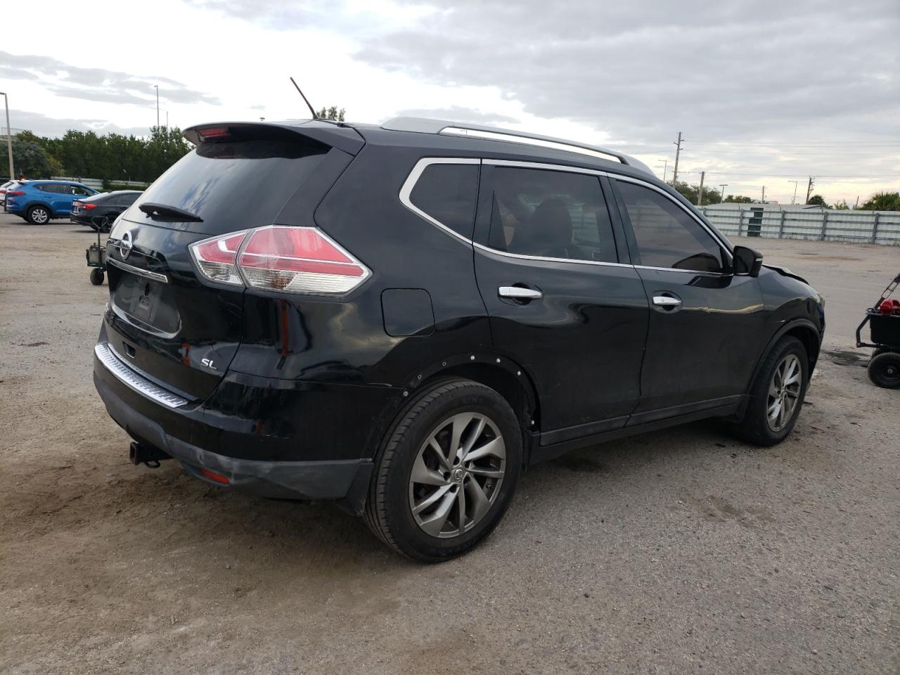 Image 3 of 2015 NISSAN ROGUE S 2015 with VIN 5N1AT2MT6FC868258