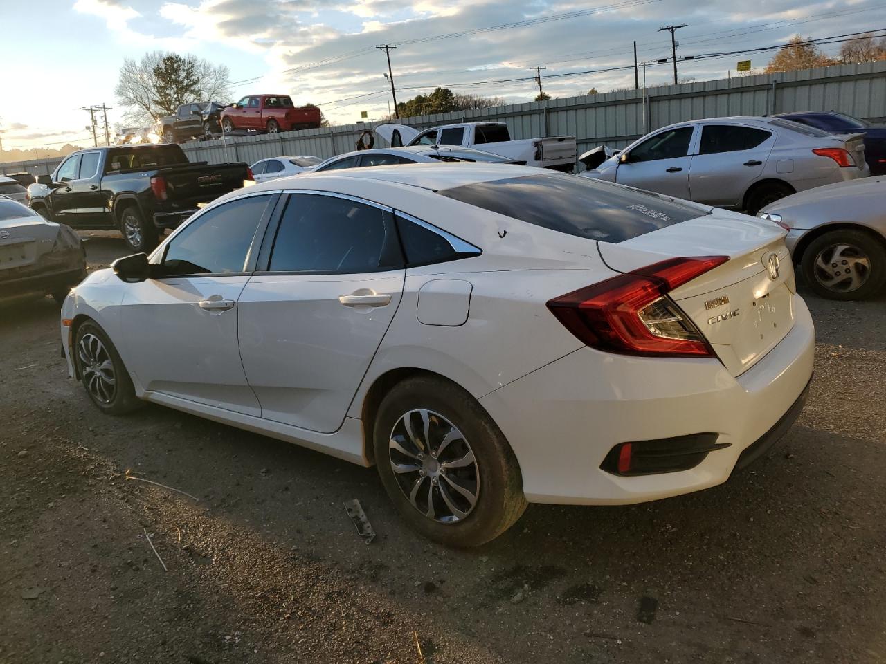 Obraz 2 z 2017 HONDA CIVIC LX 2017 z VIN 19XFC2F50HE071833