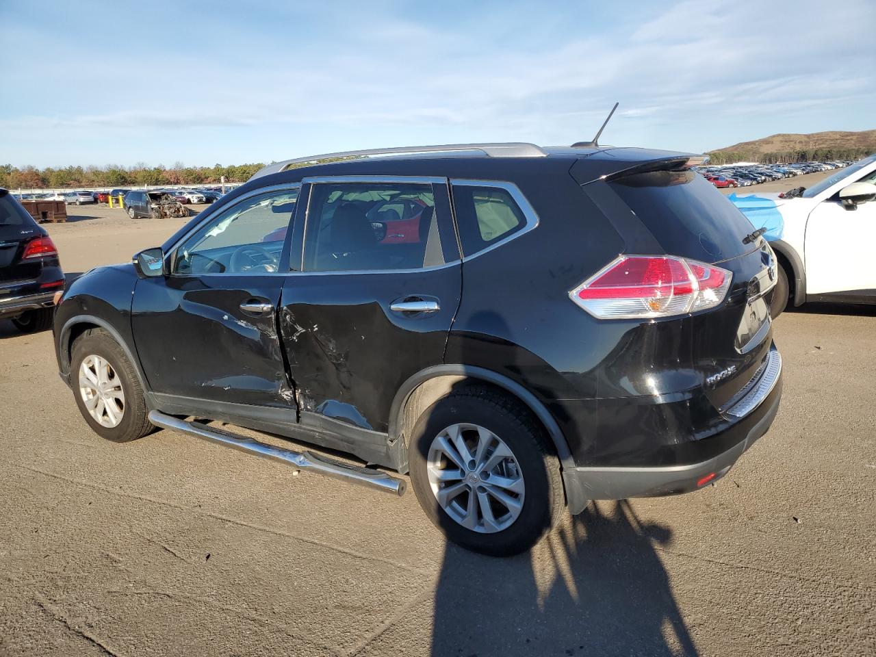 Image 2 of 2015 NISSAN ROGUE S 2015 with VIN KNMAT2MV7FP524260