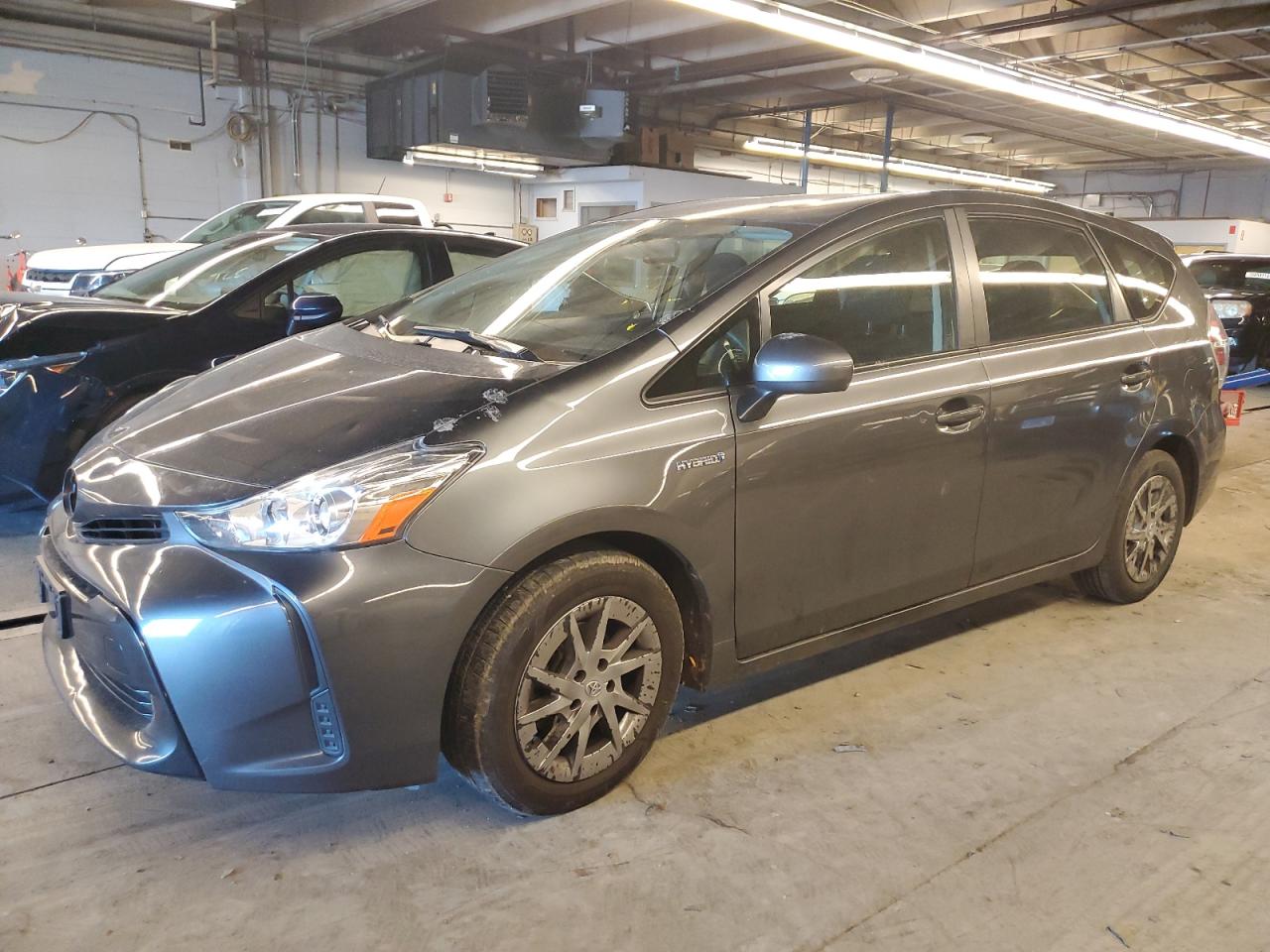 Image 1 of 2015 TOYOTA PRIUS V  2015 with VIN JTDZN3EU5FJ035769