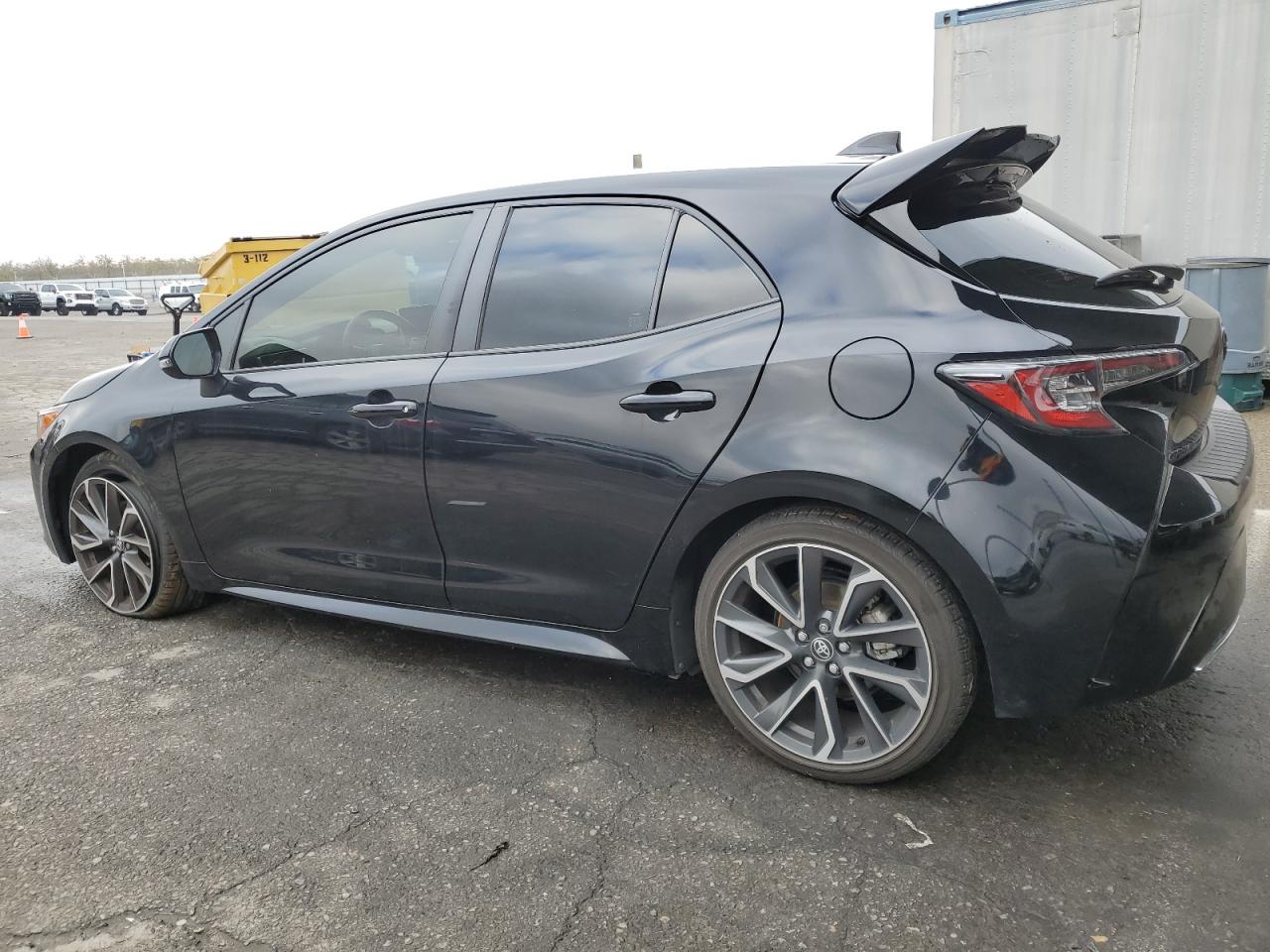 Obraz 2 z 2021 TOYOTA COROLLA XSE 2021 z VIN JTNA4MBE0M3125072
