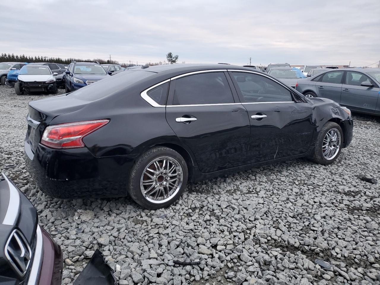 Image 3 of 2013 NISSAN ALTIMA 2.5 2013 with VIN 1N4AL3AP5DC137051