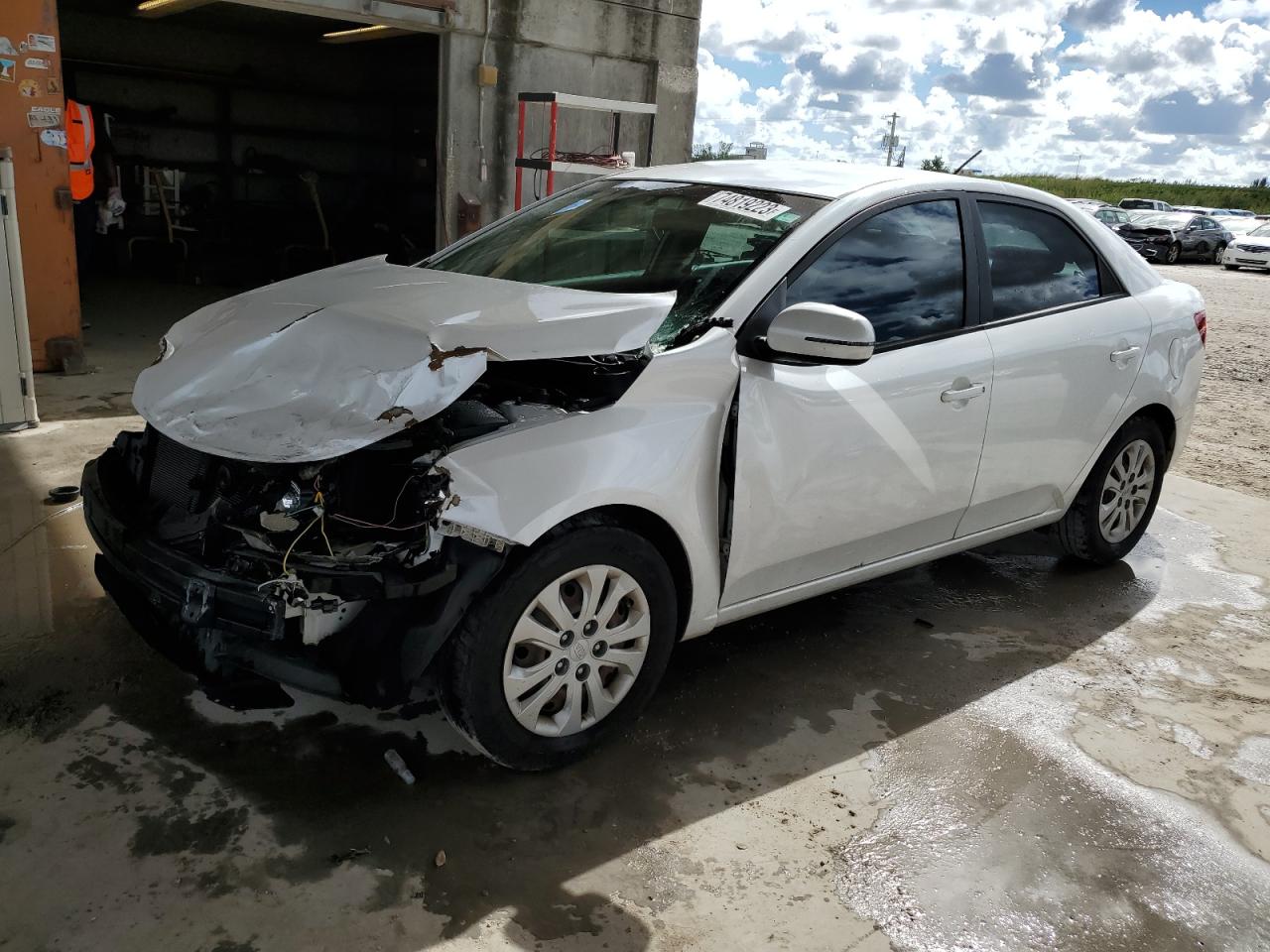 Obraz 1 z 2011 KIA FORTE EX 2011 z VIN KNAFU4A28B5446115