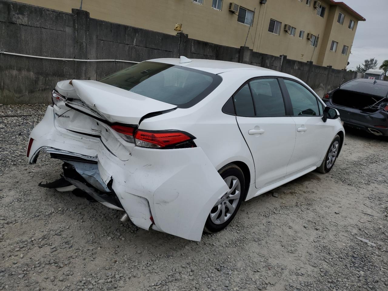 Obraz 3 z 2022 TOYOTA COROLLA LE 2022 z VIN 5YFEPMAE0NP282947