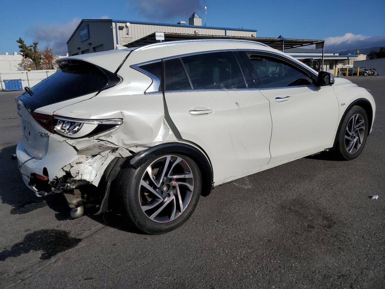 Image 3 of 2017 INFINITI QX30 BASE 2017 with VIN SJKCH5CP8HA031317