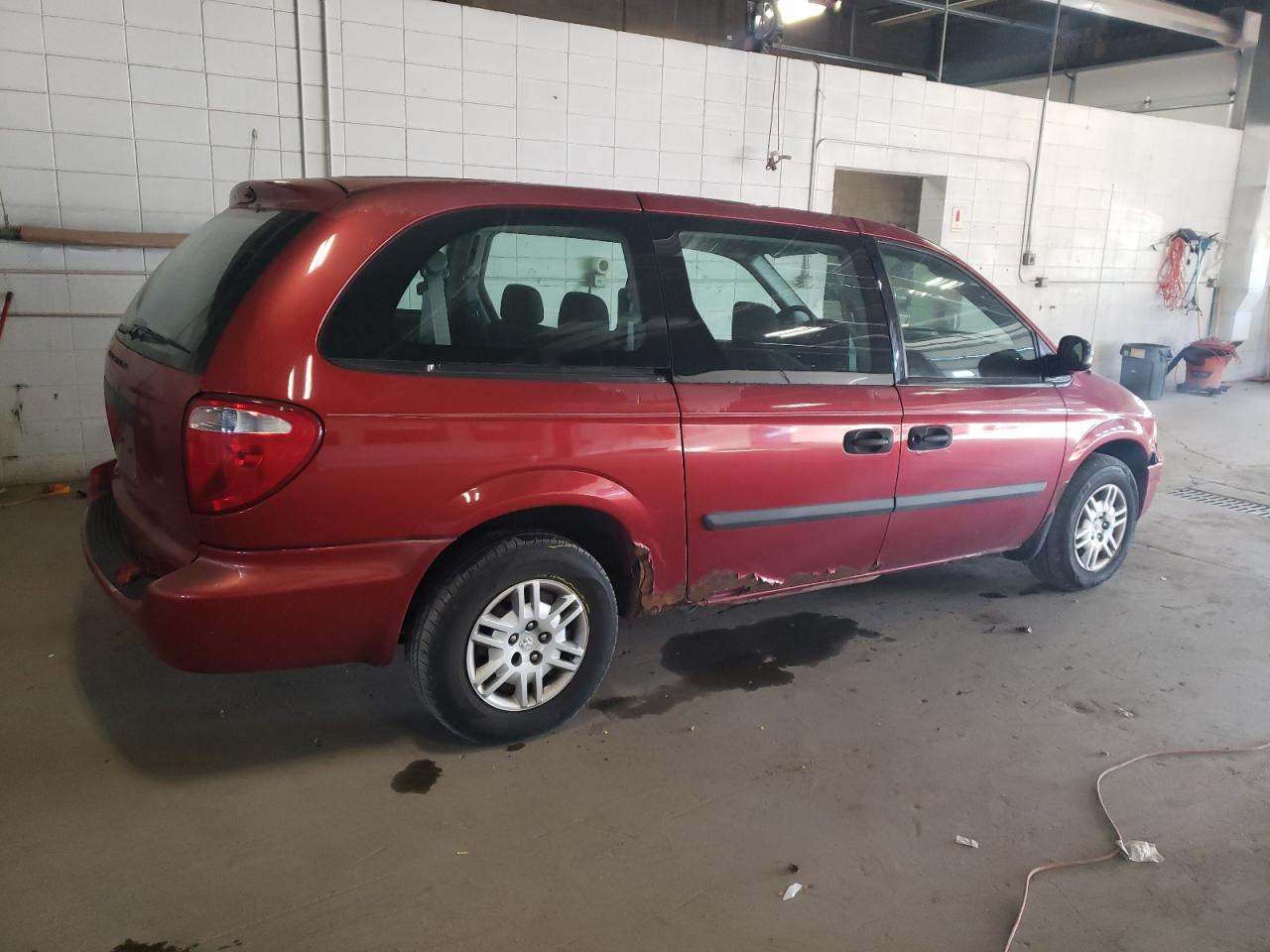 Image 3 of 2005 DODGE GRAND CARAVAN SE 2005 with VIN 1D4GP24R35B371344
