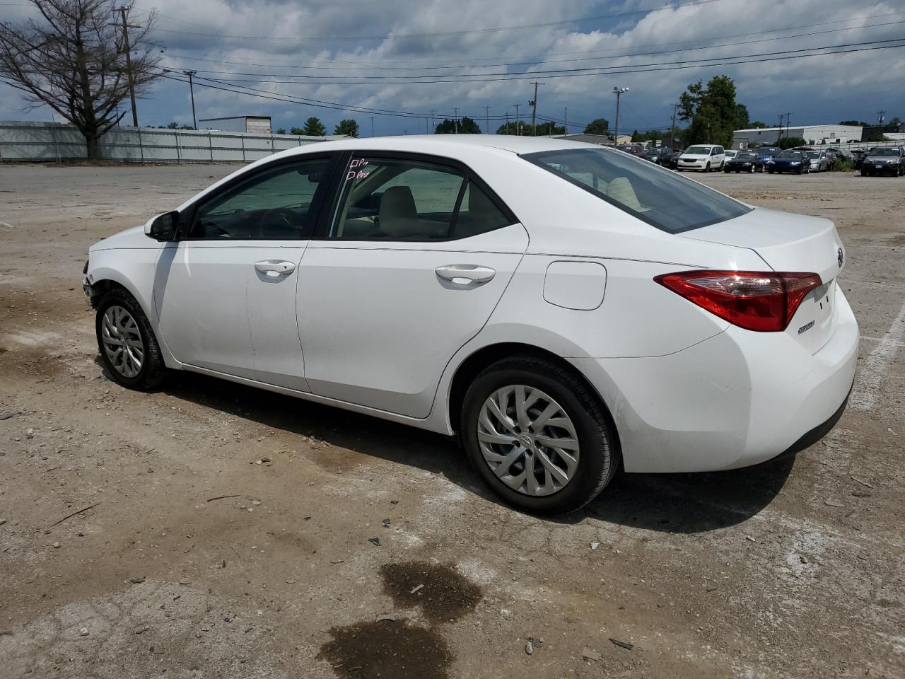 Изображение 2 2019 TOYOTA COROLLA L 2019 с VIN 2T1BURHE0KC223391