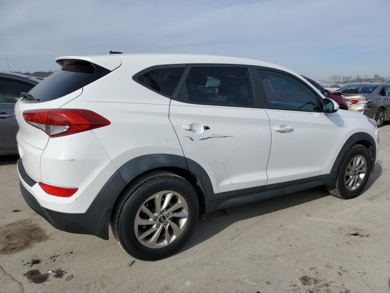 Изображение 3 2017 HYUNDAI TUCSON SE 2017 с VIN KM8J23A40HU369345